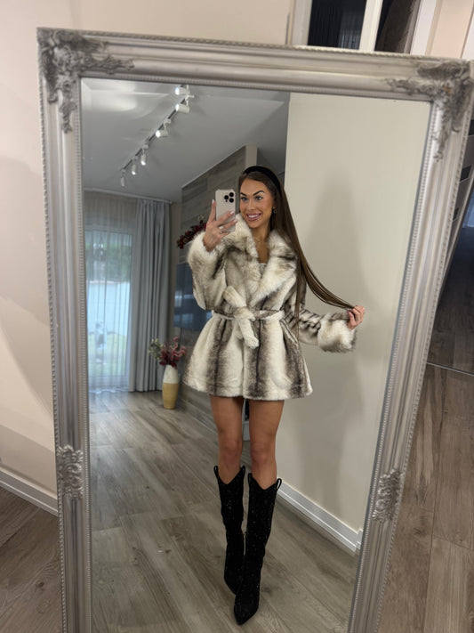 ‘Faux Fur' cirmos megkötős kabát