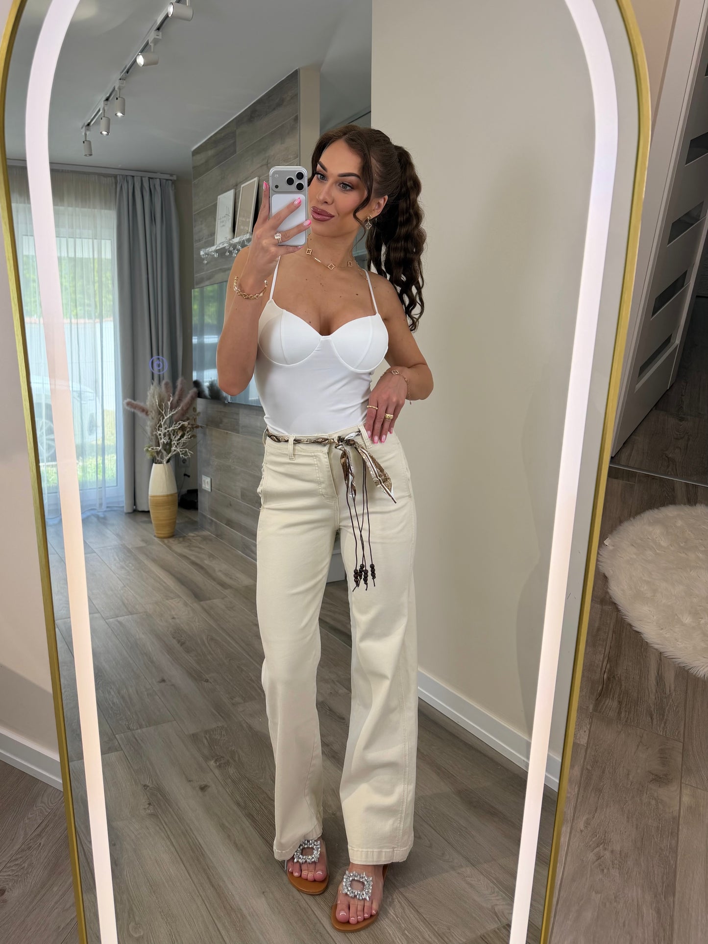 'Vanilla Glow' jeans (Wide leg)