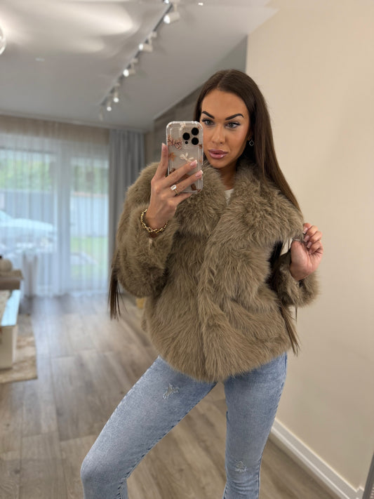 'Fur Ever' mogyoró műszőrme kabát
