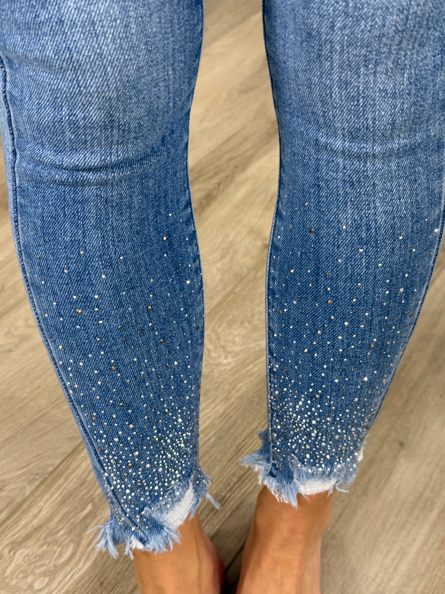 ‘Samantha' strasszkövekkel díszített farmernadrág (Slim fit - push up)