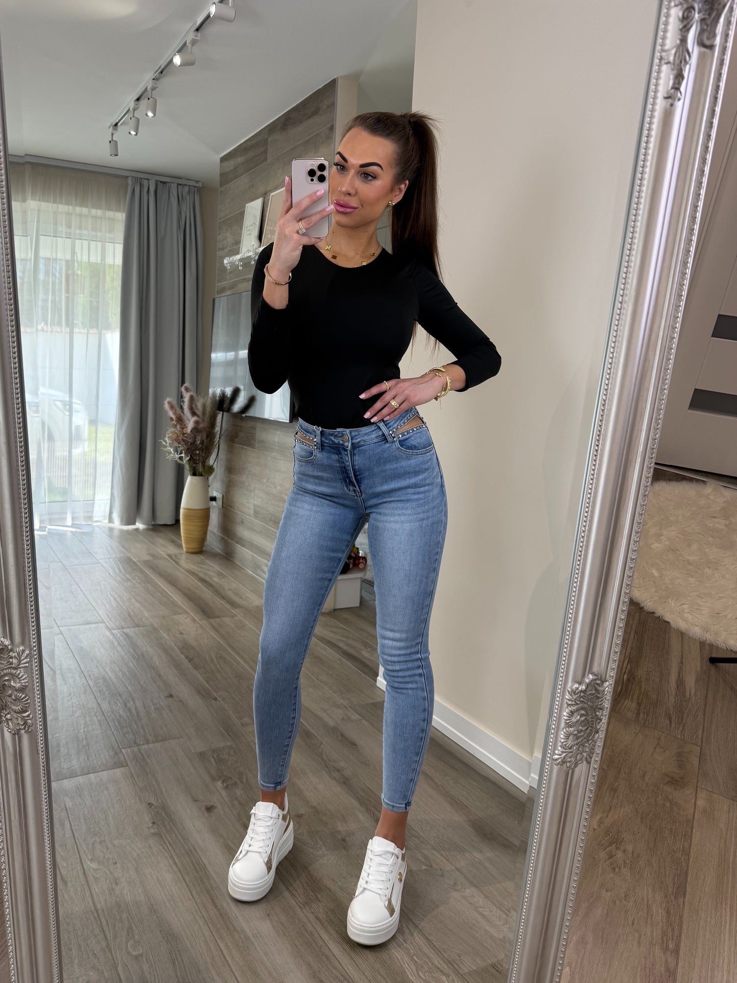 'Drama Queen' ripped jeans with rhinestones (Slim fit - Push up)